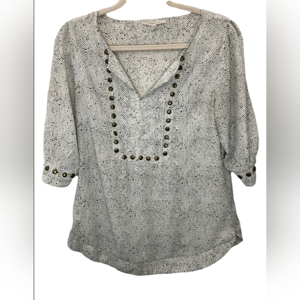 41 Hawthorn Stitch Fix Printed Studded Blouse M Short Sleeve Split Neck 